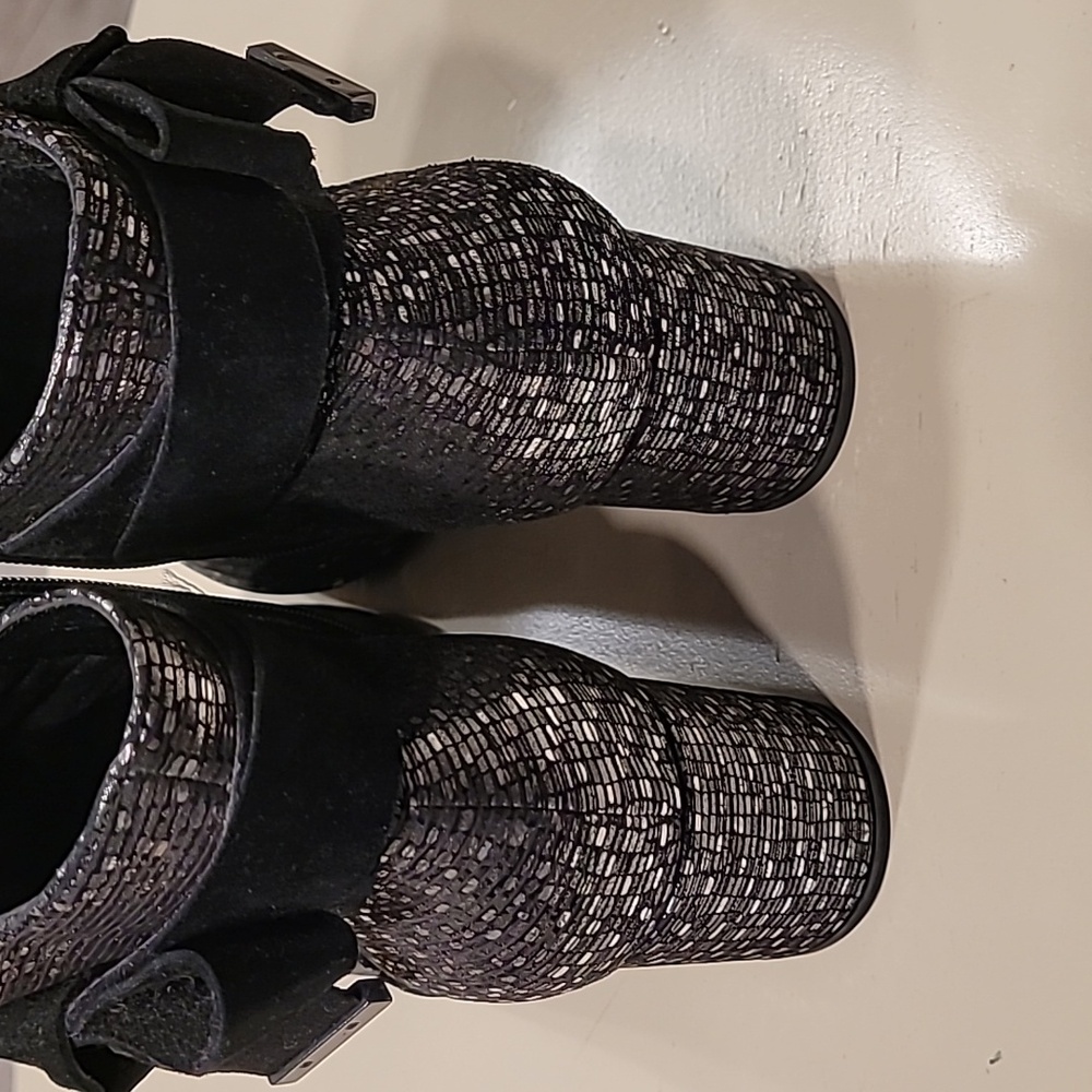 Alex & Marie Elegant Black and Silver Women's Ankle Boots Size 8 NWOT - Picture 4 of 7